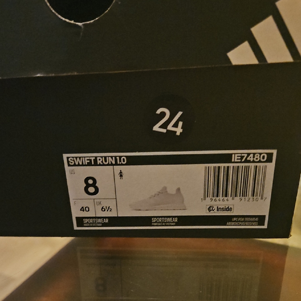 Adidas Swift Run Size 8 Women's Sneakers - All White